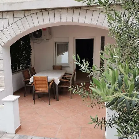 Apartments Tone & Tonica Novalja Exterior photo