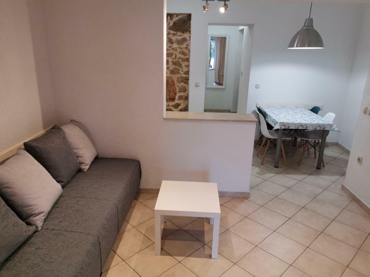 Tone & Tonica Apartment Novalja